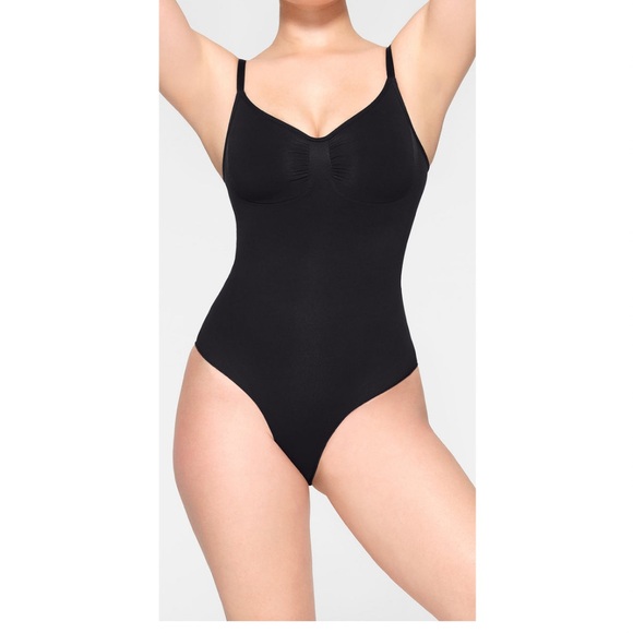 Skims Bodysuit - Picture 3 of 4